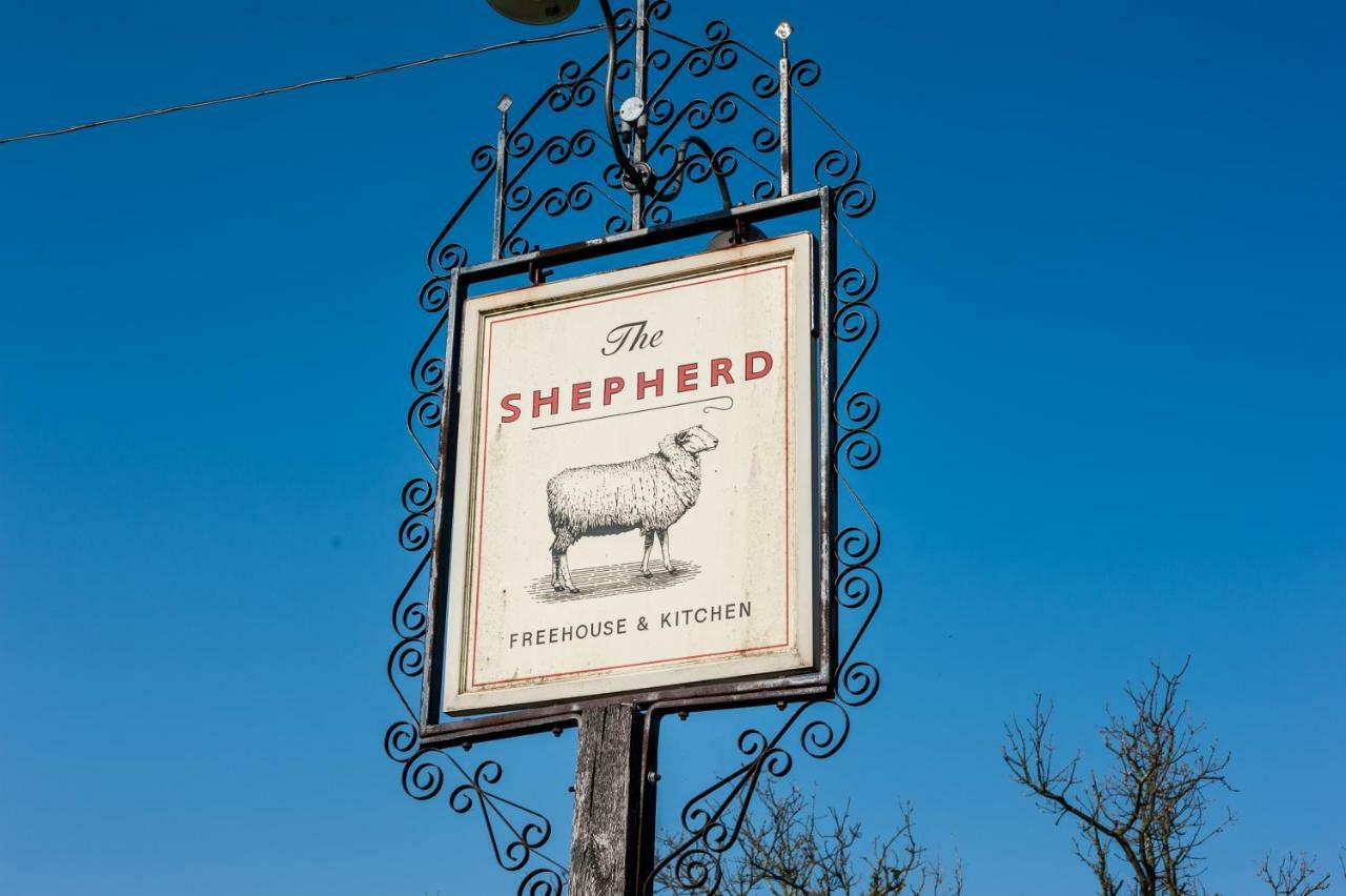 The Shepherd At Langham Boxted  Eksteriør bilde