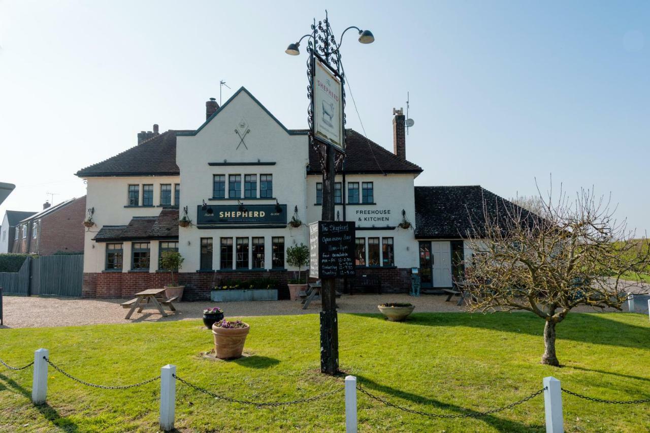 The Shepherd At Langham Boxted  Eksteriør bilde